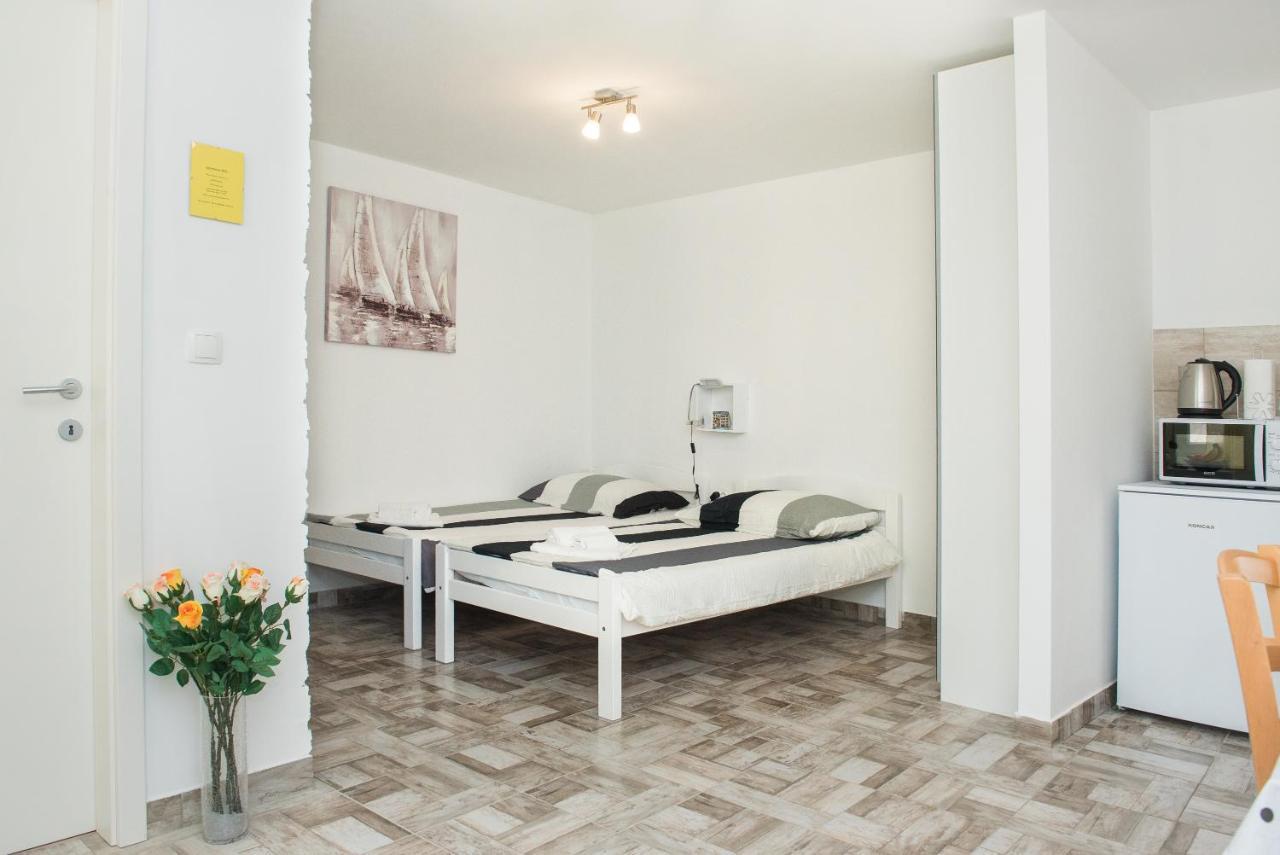 Studio Apartment Bilic Шибеник Экстерьер фото
